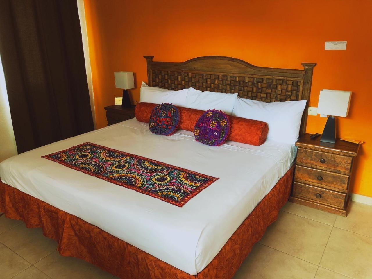 Hotel Real Colonial Валядолид Екстериор снимка